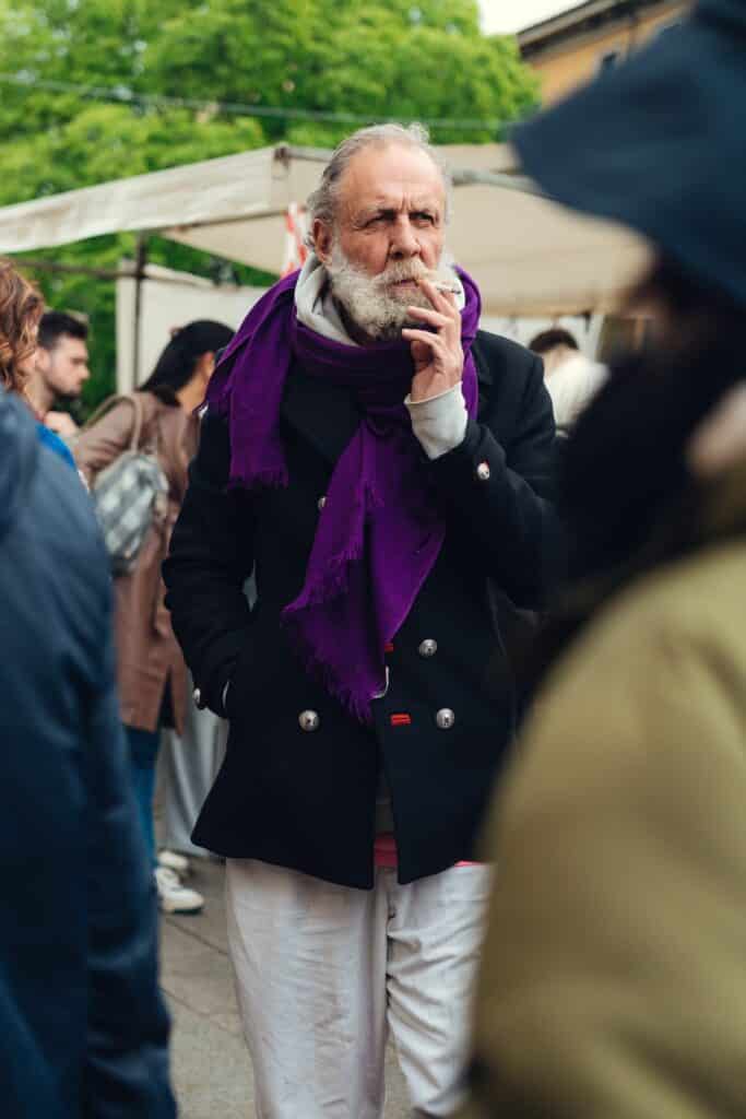 L39homme-au-foulard-violet-—-Milan-Street-Style